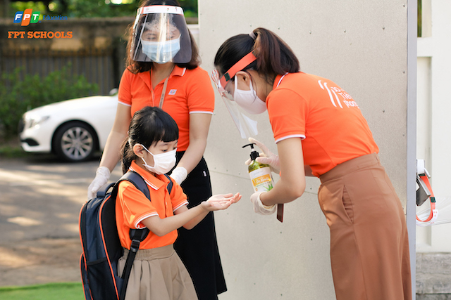 Hôm nay, hàng ngàn học sinh sinh viên FPT Edu trên toàn quốc quay lại trường học